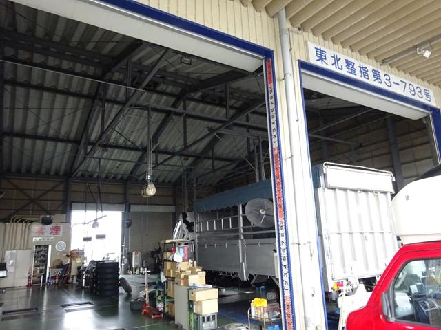 ミニキャブトラック 　移動販売車　左右跳ね上げ式　１００Ｖ電源コンセント差込口　フロアオートマ　アルミホイール　エアコン　パワステ　エアバック（51枚目）