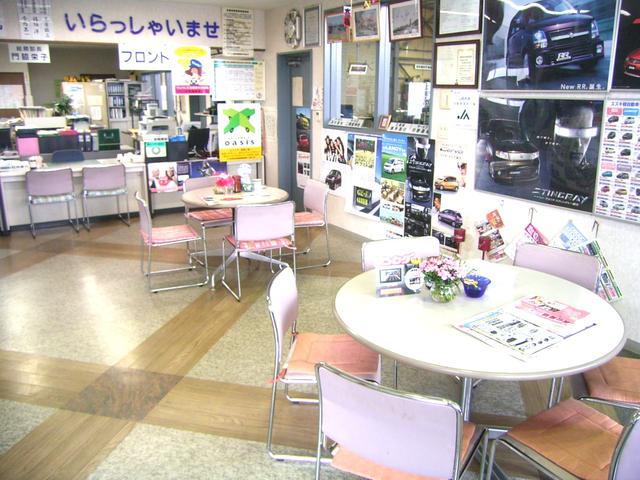 移動販売車 冷蔵 ショーケース 5速マニュアル 三方跳ね上げ 8ナンバー キーレス DC/ACインバーター マイクスピーカー パワーウインドウ 手洗いシンク(62枚目)