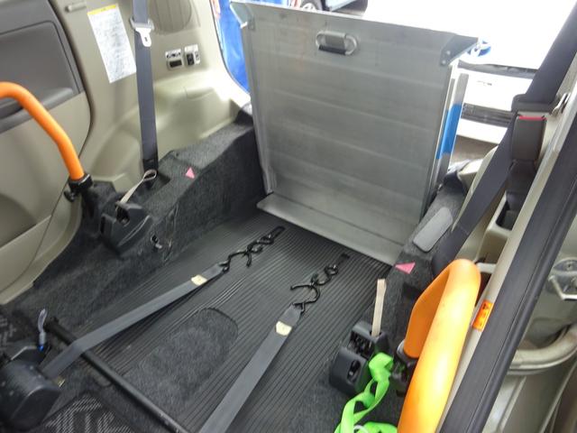 タント 　福祉車両　スローパー　車イス１台搭載可　アイドリングストップ　純正ＣＤプレーヤー　キーレス　ベンチシート　エアバック　ＡＢＳ（5枚目）