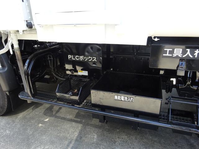 デュトロ 　パッカー車　２ｔ　プレス式　４．２ｍ３　新明和ＧＴ０４２－５４３３Ｗ　オートマ　バックカメラ　ＥＴＣ　ゴミ収集車（32枚目）