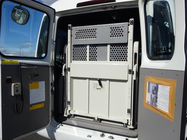 リエッセII 　福祉車両　リフト付き　車イス２台固定　２４人乗り　自動扉　オートステップ　マイク　ナビ　バックカメラ　ＥＴＣ　左側電動格納ミラー　オートマ（4枚目）
