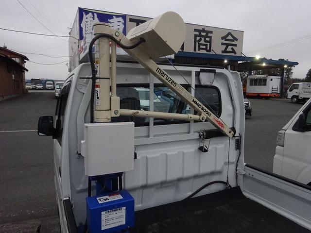 キャリイトラック ＫＣ　４ＷＤ　クレーン付き　吊り上げ３００ｋｇ　オートマ　エアコン　パワステ　エアバック　ドアバイザー　ｍａｒｕｚｅｎ　ＭＭＣ３００Ｂ　ラジコン付き　三菱ブレーカー　荷台ゴムマット（12枚目）