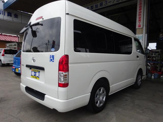 ハイエースバン 　福祉車両　１０人乗り　リアリフト付き　車イス１台固定　オートサイドステップ　ナビＴＶ　バックカメラ　キーレス　衝突被害軽減ブレーキシステム（9枚目）