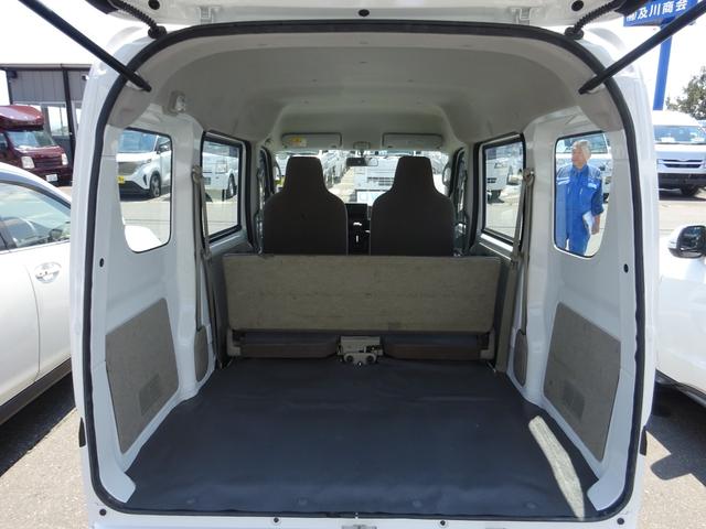 エブリイ ＰＡ　４ＷＤ　オートマ　ＥＴＣ　エアコン　パワステ　ＡＢＳ　運転席助手席エアバック　ＡＭＦＭラジオ　両側スライドドア　ドアバイザー（4枚目）