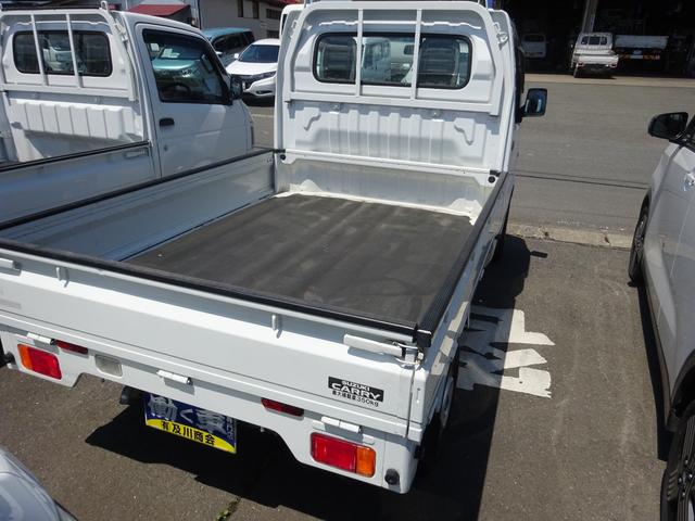 キャリイトラック ＫＣ　４ＷＤ　５速マニュアル　エアコン　パワステ　荷台ゴムマット　ＣＤプレーヤー（13枚目）