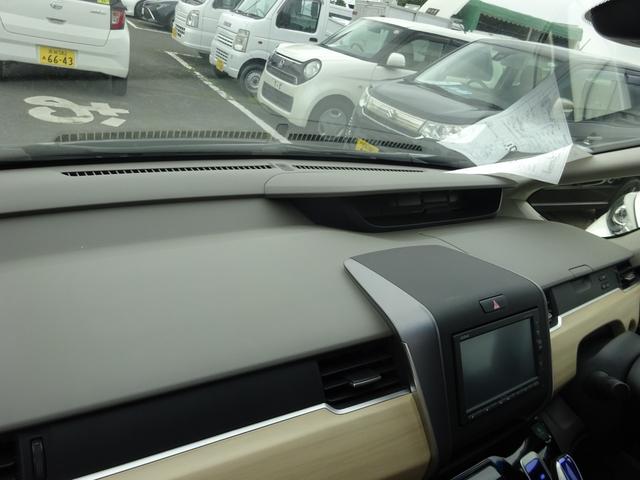 フリードハイブリッド ハイブリッド・Ｇホンダセンシング　両側パワースライドドア　衝突被害軽減ブレーキシステム　レーンアシスト　クリアランスソナー　ナビ　バックカメラ　ＥＴＣ　スマートキー　プッシュスタート　７人乗り（15枚目）