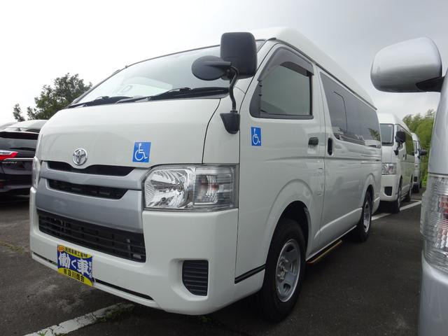 レジアスエースバン 　福祉車両　４ＷＤ　１０人乗り　４型モデル　Ｆタイプ　リアリフト付き　車イス２台固定　オートステップ　２バッテリー　ディーゼルターボ　キーレス（2枚目）