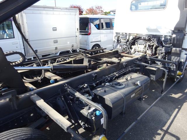 キャンター 　セルフローダー　積載車　３．１ｔ　オートマ　極東フラトップゼロ　リモコン付き　ナビＴＶ　Ｂｌｕｅｔｏｏｔｈ　バックカメラ　キーレス　電動格納ミラー　衝突被害軽減ブレーキシステム（5枚目）