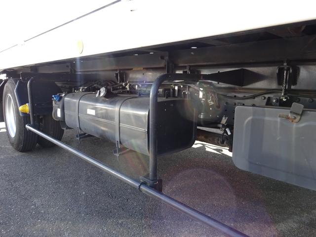 キャンター 　セルフローダー　積載車　３．１ｔ　オートマ　極東フラトップゼロ　リモコン付き　ナビＴＶ　Ｂｌｕｅｔｏｏｔｈ　バックカメラ　キーレス　電動格納ミラー　衝突被害軽減ブレーキシステム（10枚目）