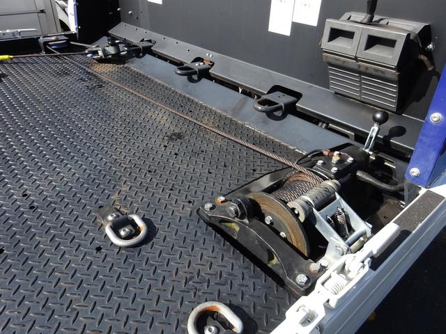 キャンター 　セルフローダー　積載車　３．１ｔ　オートマ　極東フラトップゼロ　リモコン付き　ナビＴＶ　Ｂｌｕｅｔｏｏｔｈ　バックカメラ　キーレス　電動格納ミラー　衝突被害軽減ブレーキシステム（12枚目）