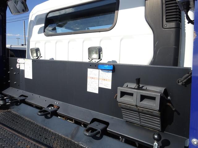 キャンター 　セルフローダー　積載車　３．１ｔ　オートマ　極東フラトップゼロ　リモコン付き　ナビＴＶ　Ｂｌｕｅｔｏｏｔｈ　バックカメラ　キーレス　電動格納ミラー　衝突被害軽減ブレーキシステム（13枚目）