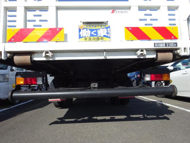 キャンター 　セルフローダー　積載車　３．１ｔ　オートマ　極東フラトップゼロ　リモコン付き　ナビＴＶ　Ｂｌｕｅｔｏｏｔｈ　バックカメラ　キーレス　電動格納ミラー　衝突被害軽減ブレーキシステム（17枚目）