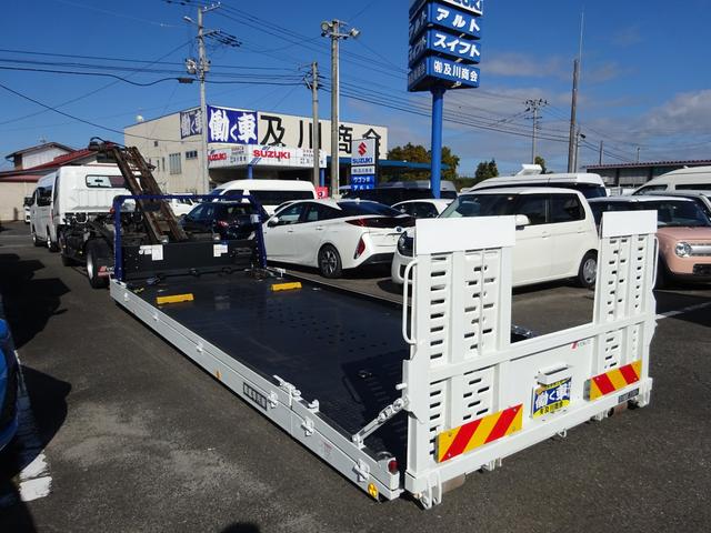 キャンター 　セルフローダー　積載車　３．１ｔ　オートマ　極東フラトップゼロ　リモコン付き　ナビＴＶ　Ｂｌｕｅｔｏｏｔｈ　バックカメラ　キーレス　電動格納ミラー　衝突被害軽減ブレーキシステム（20枚目）