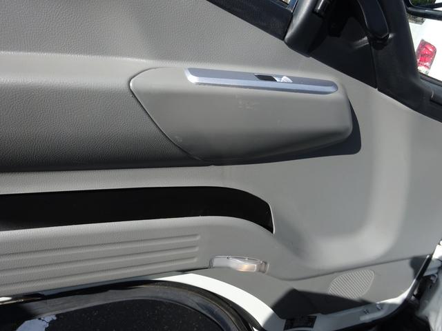 キャンター 　セルフローダー　積載車　３．１ｔ　オートマ　極東フラトップゼロ　リモコン付き　ナビＴＶ　Ｂｌｕｅｔｏｏｔｈ　バックカメラ　キーレス　電動格納ミラー　衝突被害軽減ブレーキシステム（32枚目）