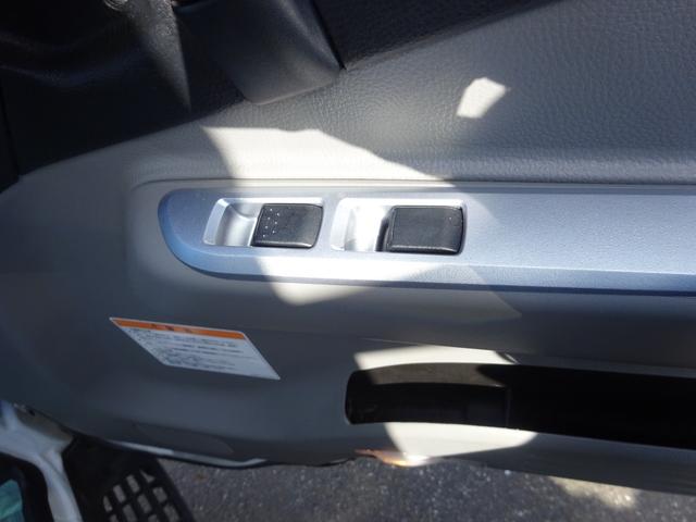 キャンター 　セルフローダー　積載車　３．１ｔ　オートマ　極東フラトップゼロ　リモコン付き　ナビＴＶ　Ｂｌｕｅｔｏｏｔｈ　バックカメラ　キーレス　電動格納ミラー　衝突被害軽減ブレーキシステム（40枚目）