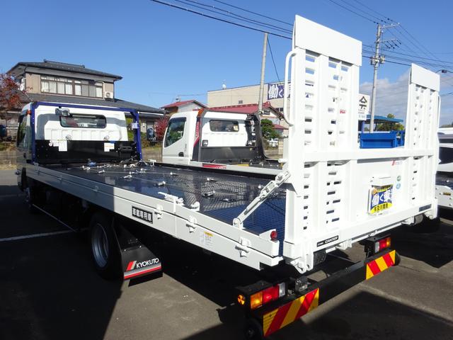 キャンター セルフローダー 積載車 3t 極東フラトップゼロ 荷台未使用 左右アオリ開閉 5速マニュアル 衝突被害軽減ブレーキシステム 左側電動格納ミラー スマートキー ETC フォグランプ バックカメラ(19枚目)