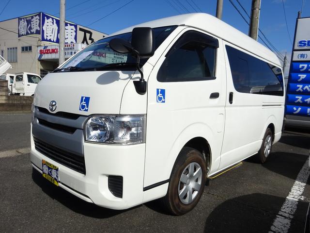 ハイエースバン 福祉車両 4WD ターボ リアリフト付き 車イス2台固定 8人乗り+2台 ストレッチャー固定装置 純正酸素ボンベ固定装置 点滴フック 寒冷地仕様2バッテリー 電動ステップ ドライブレコーダー(3枚目)
