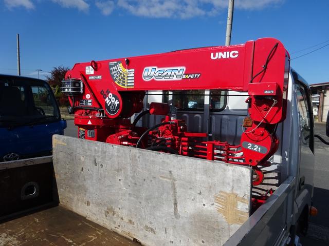 トヨエース 　４段クレーン　２．２ｔ吊り　平ボディー　２ｔ　５速マニュアル　ナビＴＶ　ドライブレコーダー　左側電動格納ミラー　フォグランプ　アウトリガー　小型トラック荷台内架装用ユニッククレーン　ＵＲＵ２２４（4枚目）