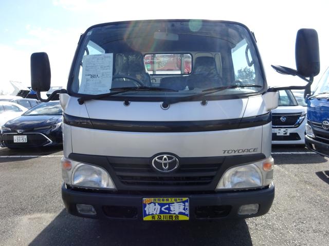 トヨエース 　４段クレーン　２．２ｔ吊り　平ボディー　２ｔ　５速マニュアル　ナビＴＶ　ドライブレコーダー　左側電動格納ミラー　フォグランプ　アウトリガー　小型トラック荷台内架装用ユニッククレーン　ＵＲＵ２２４（8枚目）