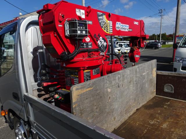 トヨエース 　４段クレーン　２．２ｔ吊り　平ボディー　２ｔ　５速マニュアル　ナビＴＶ　ドライブレコーダー　左側電動格納ミラー　フォグランプ　アウトリガー　小型トラック荷台内架装用ユニッククレーン　ＵＲＵ２２４（21枚目）