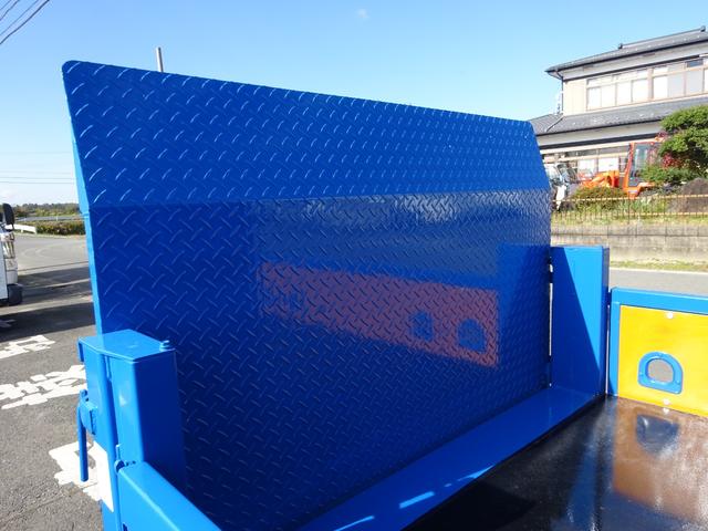 トヨエース 　Ｗキャブ　６人乗り　垂直ゲート　６００ｋｇ　オートマ　２ｔ　極東Ｖ６００　衝突被害軽減ブレーキシステム　ナビＴＶ　Ｂｌｕｅｔｏｏｔｈ　バックカメラ　ＥＴＣ　ドライブレコーダー　キーレス（13枚目）