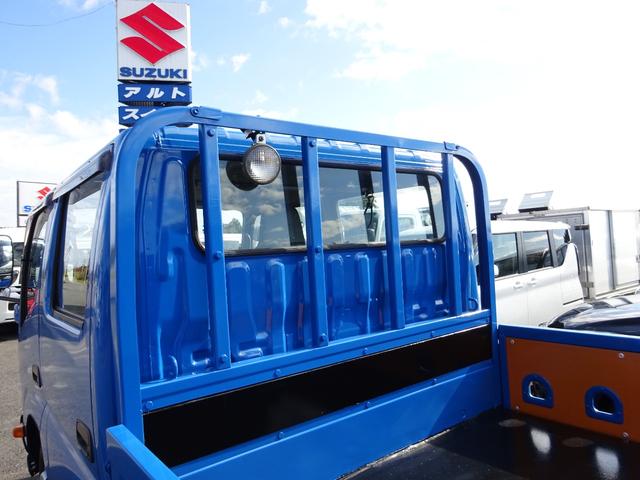 トヨエース 　Ｗキャブ　６人乗り　垂直ゲート　６００ｋｇ　オートマ　２ｔ　極東Ｖ６００　衝突被害軽減ブレーキシステム　ナビＴＶ　Ｂｌｕｅｔｏｏｔｈ　バックカメラ　ＥＴＣ　ドライブレコーダー　キーレス（17枚目）