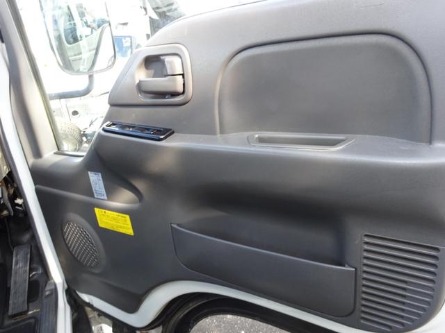 アトラストラック 　全低床　ダンプ　柱なし　２ｔ　５速マニュアル　新明和　ワンオーナー　左側電動格納ミラー　エアコン　パワステ　パワーウィンドウ　ドアバイザー（29枚目）