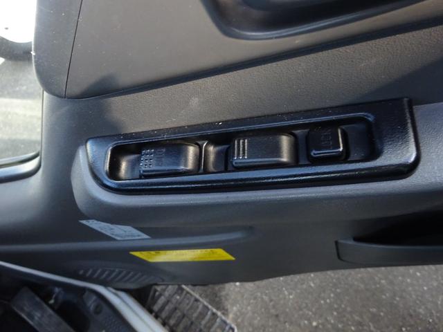 アトラストラック 　全低床　ダンプ　柱なし　２ｔ　５速マニュアル　新明和　ワンオーナー　左側電動格納ミラー　エアコン　パワステ　パワーウィンドウ　ドアバイザー（30枚目）