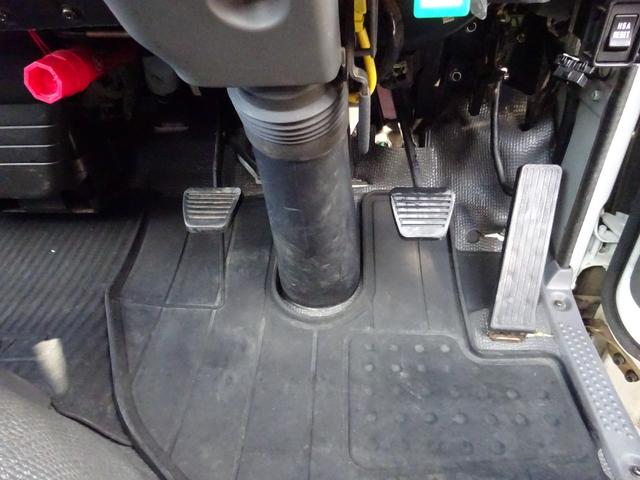 アトラストラック 　全低床　ダンプ　柱なし　２ｔ　５速マニュアル　新明和　ワンオーナー　左側電動格納ミラー　エアコン　パワステ　パワーウィンドウ　ドアバイザー（41枚目）