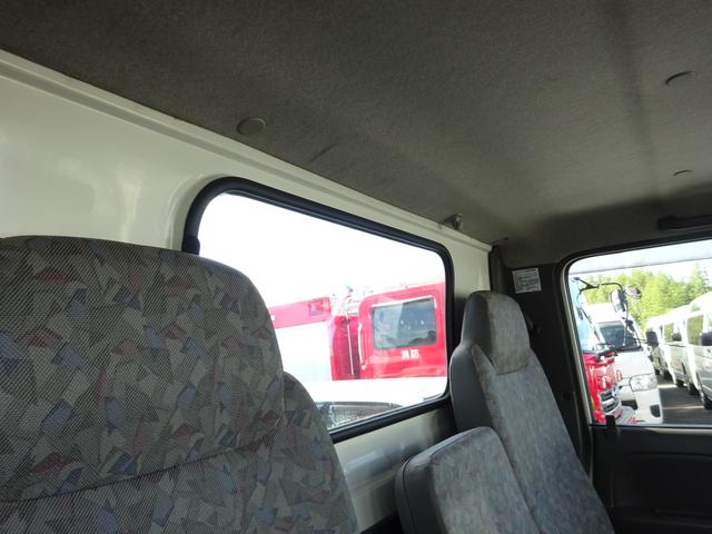 アトラストラック 　全低床　ダンプ　柱なし　２ｔ　５速マニュアル　新明和　ワンオーナー　左側電動格納ミラー　エアコン　パワステ　パワーウィンドウ　ドアバイザー（44枚目）