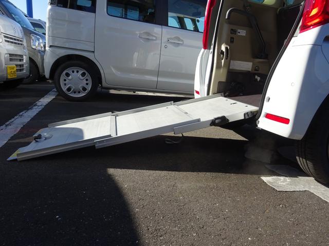 Ｎ－ＢＯＸ Ｇ　福祉車両　４ＷＤ　リア車イス用スロープ　ウインチ付き　リモコン付き　スローパー　左側オートステップ　ナビ　スマートキー　ぷシートヒーター　ケンウッド　ＵＳＢ・ｉＰｏｄレシーバー　Ｕ３３０ＭＳ（40枚目）