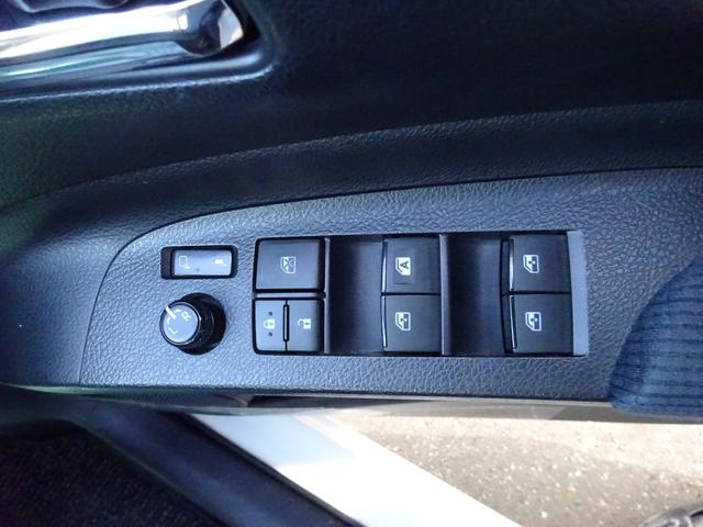 シエンタ ハイブリッドＧ　６人乗り　トヨタセーフティセンス　両側パワースライドドア　ナビＴＶ　バックカメラ　ＥＴＣ　ドライブレコーダー　スマートキー　プッシュスタート　ＬＥＤヘッドライト　フォグランプ　純正アルミホイール（36枚目）