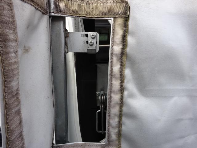 キャリイトラック 4WD ウイング車 幌付き フロアオートマ ETC エアコン パワステ 運転席助手席エアバック ABS 荷台ゴムマット ドアバイザー(16枚目)