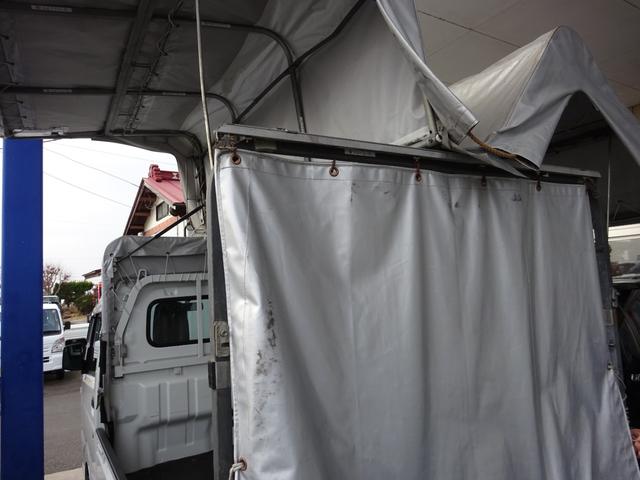 キャリイトラック 4WD ウイング車 幌付き フロアオートマ ETC エアコン パワステ 運転席助手席エアバック ABS 荷台ゴムマット ドアバイザー(22枚目)