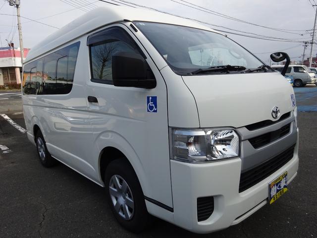 ハイエースバン 福祉車両 4WD リアリフト付き 車イス1台固定 10人乗り トヨタセーフティセンス 純正ナビ バックカメラ 左側パワースライドドア オートステップ 寒冷地仕様2バッテリー リアヒーター ウェルキャブ(9枚目)