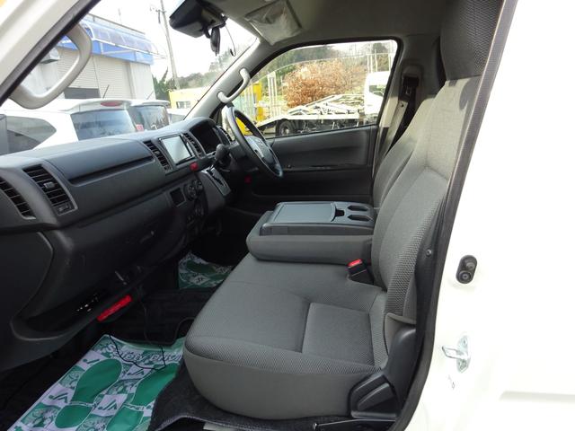 ハイエースバン 福祉車両 4WD リアリフト付き 車イス1台固定 10人乗り トヨタセーフティセンス 純正ナビ バックカメラ 左側パワースライドドア オートステップ 寒冷地仕様2バッテリー リアヒーター ウェルキャブ(13枚目)