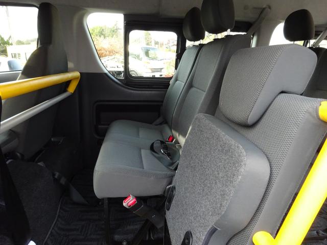 ハイエースバン 福祉車両 4WD リアリフト付き 車イス1台固定 10人乗り トヨタセーフティセンス 純正ナビ バックカメラ 左側パワースライドドア オートステップ 寒冷地仕様2バッテリー リアヒーター ウェルキャブ(20枚目)