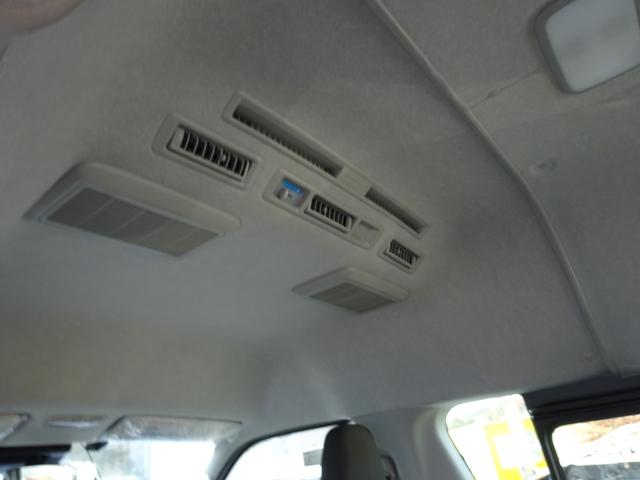 ハイエースバン 福祉車両 4WD リアリフト付き 車イス1台固定 10人乗り トヨタセーフティセンス 純正ナビ バックカメラ 左側パワースライドドア オートステップ 寒冷地仕様2バッテリー リアヒーター ウェルキャブ(23枚目)