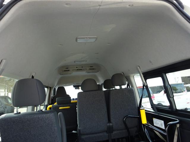 ハイエースバン 福祉車両 4WD リアリフト付き 車イス1台固定 10人乗り トヨタセーフティセンス 純正ナビ バックカメラ 左側パワースライドドア オートステップ 寒冷地仕様2バッテリー リアヒーター ウェルキャブ(34枚目)