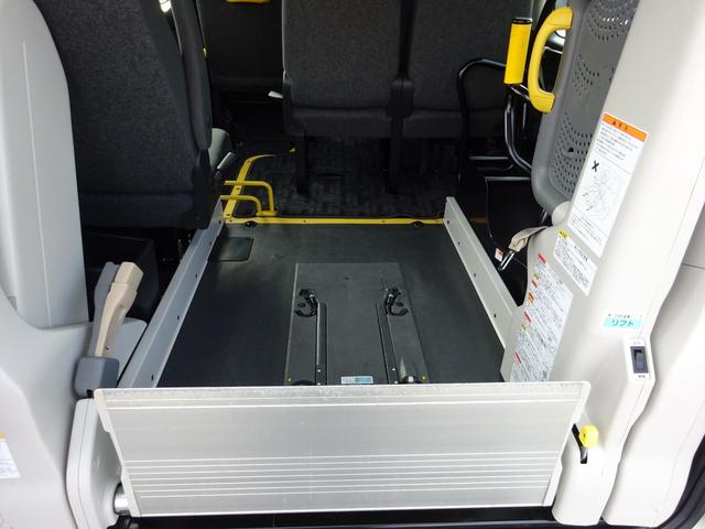 ハイエースバン 福祉車両 4WD リアリフト付き 車イス1台固定 10人乗り トヨタセーフティセンス 純正ナビ バックカメラ 左側パワースライドドア オートステップ 寒冷地仕様2バッテリー リアヒーター ウェルキャブ(37枚目)