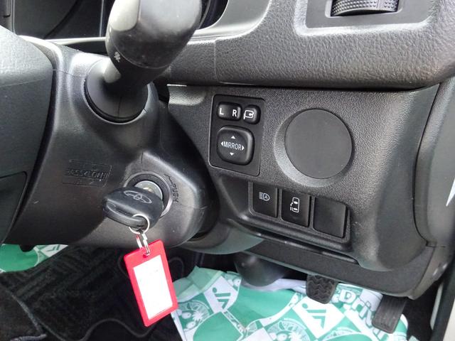 ハイエースバン 福祉車両 4WD リアリフト付き 車イス1台固定 10人乗り トヨタセーフティセンス 純正ナビ バックカメラ 左側パワースライドドア オートステップ 寒冷地仕様2バッテリー リアヒーター ウェルキャブ(45枚目)