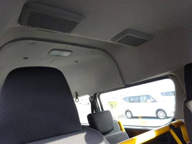 ハイエースバン 福祉車両 4WD リアリフト付き 車イス1台固定 10人乗り トヨタセーフティセンス 純正ナビ バックカメラ 左側パワースライドドア オートステップ 寒冷地仕様2バッテリー リアヒーター ウェルキャブ(53枚目)