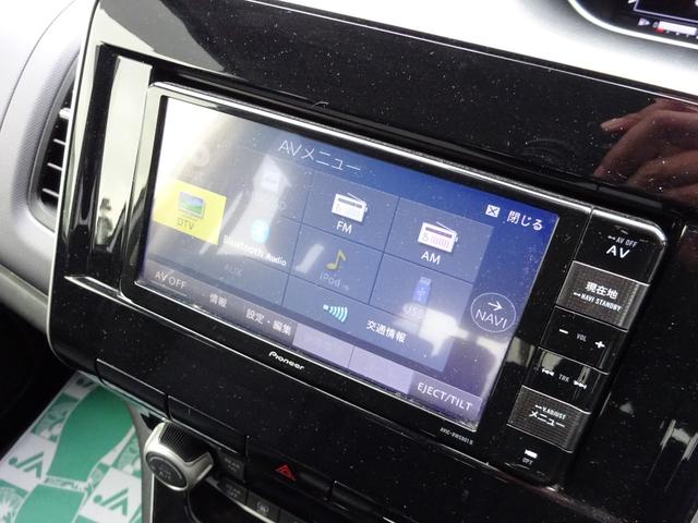 ランディ ２．０Ｘ　８人乗り　ナビＴＶ　バックカメラ　ドライブレコーダー　左側パワースライドドア　ＥＴＣ　衝突被害軽減ブレーキシステム　スマートキー　プッシュスタート　アイドリングストップ（7枚目）