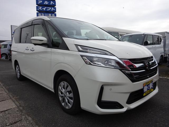 ランディ ２．０Ｘ　８人乗り　ナビＴＶ　バックカメラ　ドライブレコーダー　左側パワースライドドア　ＥＴＣ　衝突被害軽減ブレーキシステム　スマートキー　プッシュスタート　アイドリングストップ（8枚目）