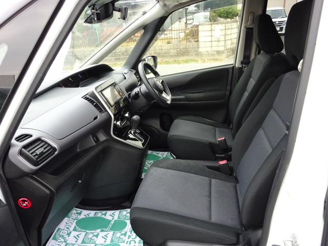 ランディ ２．０Ｘ　８人乗り　ナビＴＶ　バックカメラ　ドライブレコーダー　左側パワースライドドア　ＥＴＣ　衝突被害軽減ブレーキシステム　スマートキー　プッシュスタート　アイドリングストップ（12枚目）