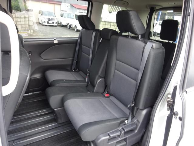 ランディ ２．０Ｘ　８人乗り　ナビＴＶ　バックカメラ　ドライブレコーダー　左側パワースライドドア　ＥＴＣ　衝突被害軽減ブレーキシステム　スマートキー　プッシュスタート　アイドリングストップ（19枚目）