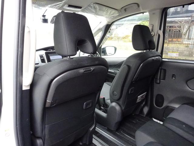 ランディ ２．０Ｘ　８人乗り　ナビＴＶ　バックカメラ　ドライブレコーダー　左側パワースライドドア　ＥＴＣ　衝突被害軽減ブレーキシステム　スマートキー　プッシュスタート　アイドリングストップ（21枚目）