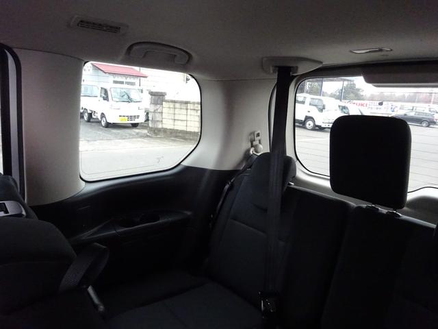 ランディ ２．０Ｘ　８人乗り　ナビＴＶ　バックカメラ　ドライブレコーダー　左側パワースライドドア　ＥＴＣ　衝突被害軽減ブレーキシステム　スマートキー　プッシュスタート　アイドリングストップ（24枚目）