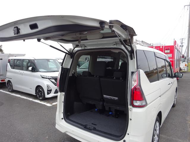 ランディ ２．０Ｘ　８人乗り　ナビＴＶ　バックカメラ　ドライブレコーダー　左側パワースライドドア　ＥＴＣ　衝突被害軽減ブレーキシステム　スマートキー　プッシュスタート　アイドリングストップ（33枚目）
