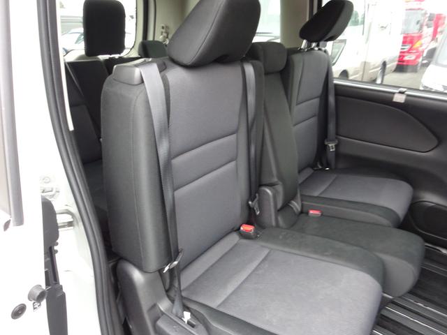 ランディ ２．０Ｘ　８人乗り　ナビＴＶ　バックカメラ　ドライブレコーダー　左側パワースライドドア　ＥＴＣ　衝突被害軽減ブレーキシステム　スマートキー　プッシュスタート　アイドリングストップ（36枚目）